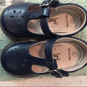 Navy toddler Footmates dress shoes size 5